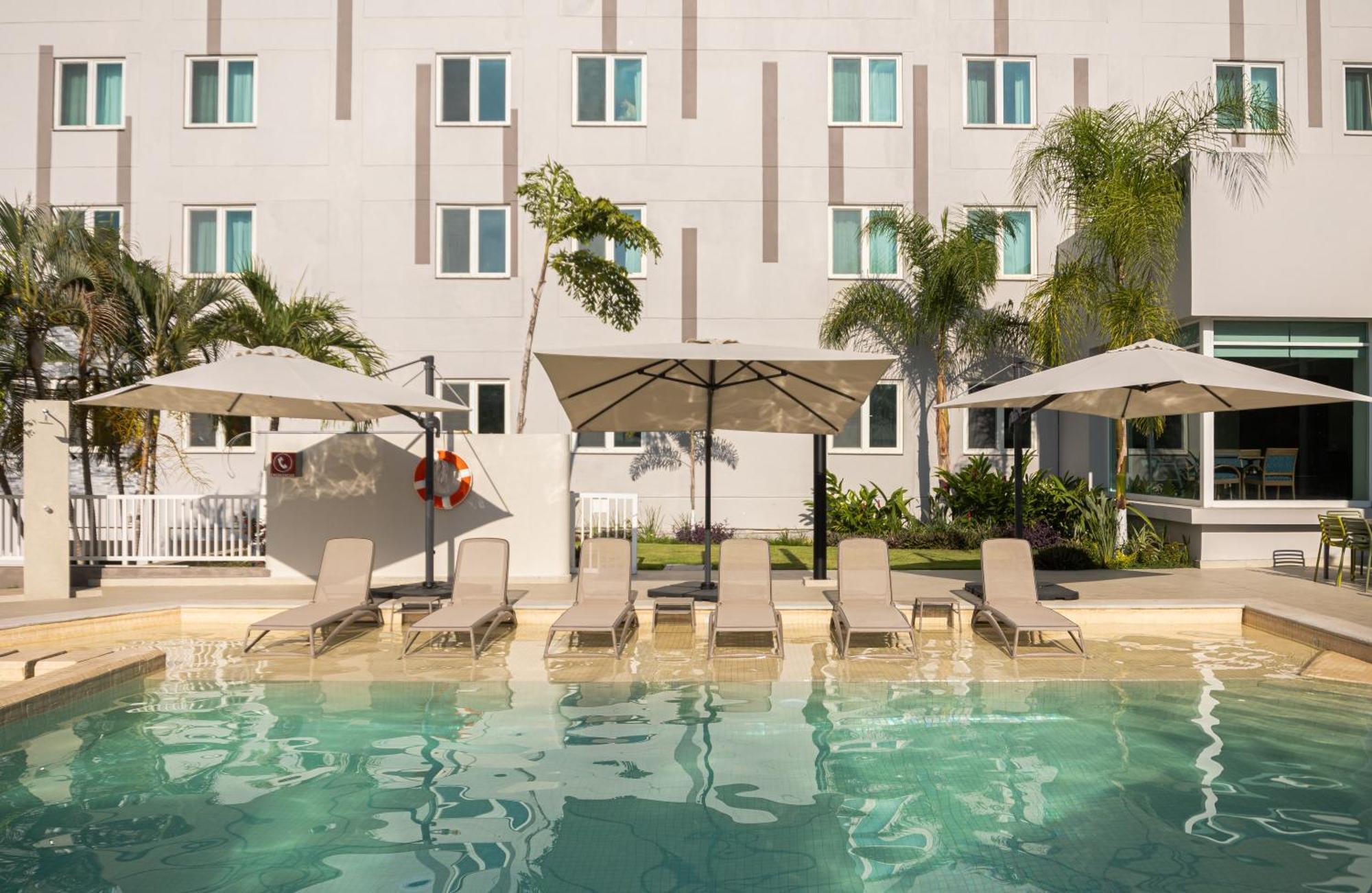 Holiday Inn Express Tapachula By Ihg Exterior photo